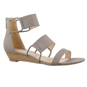 Studio Isola Irene Wedge Sandals Light Gray Size 7.5